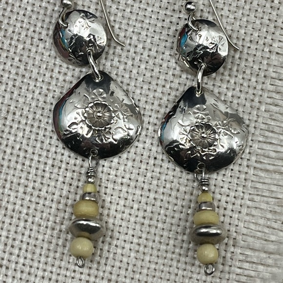 90's Vintage Sterling Silver Dangle Earrings with Floral Sunburst Design - Picture 12 of 15